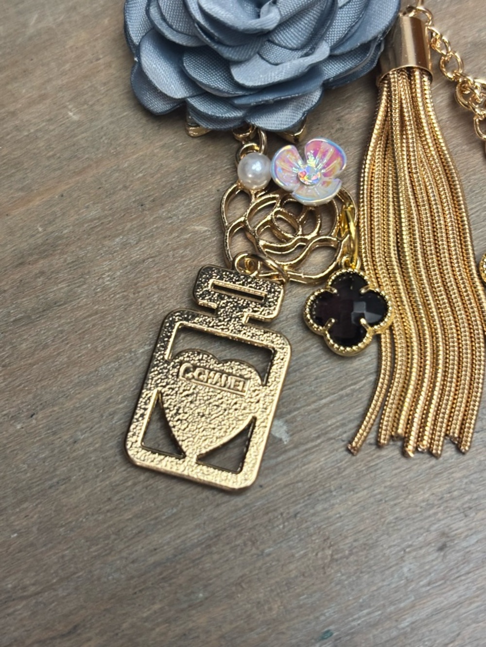 CHANEL Rhinestone perfume bottle charm, Flower, Chain, Purple Clover Bag Charm - Picture 6 of 6